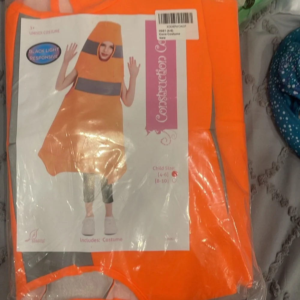 Orange Traffic Cone Kids Costume size 4-6 nwt